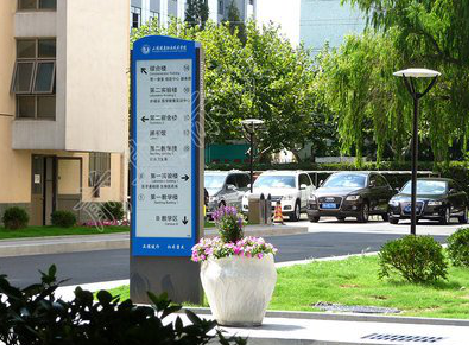 民权哪些因素影响宣传栏的制作？